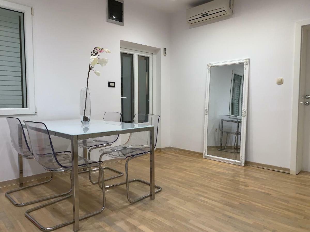 Apartments Lux Pag Pag Town Exterior photo